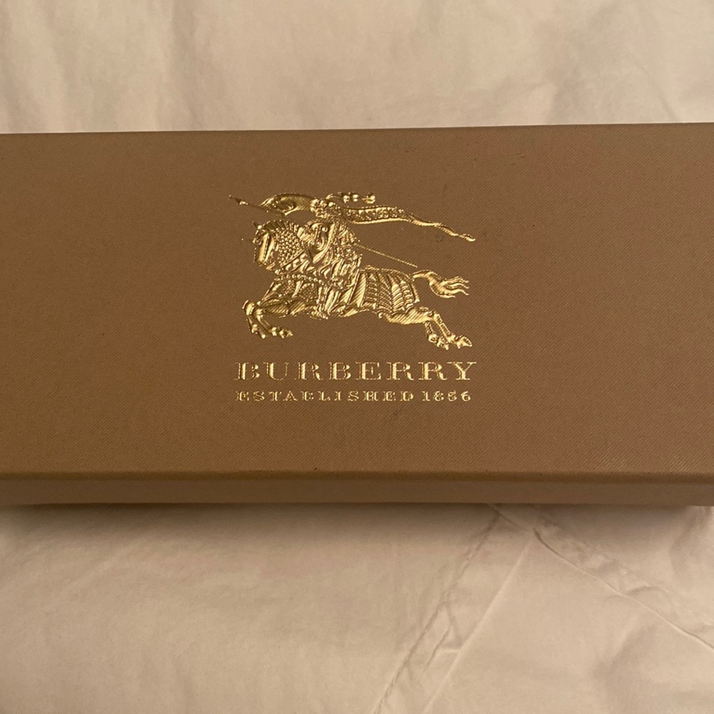 Burberry Glass Box
